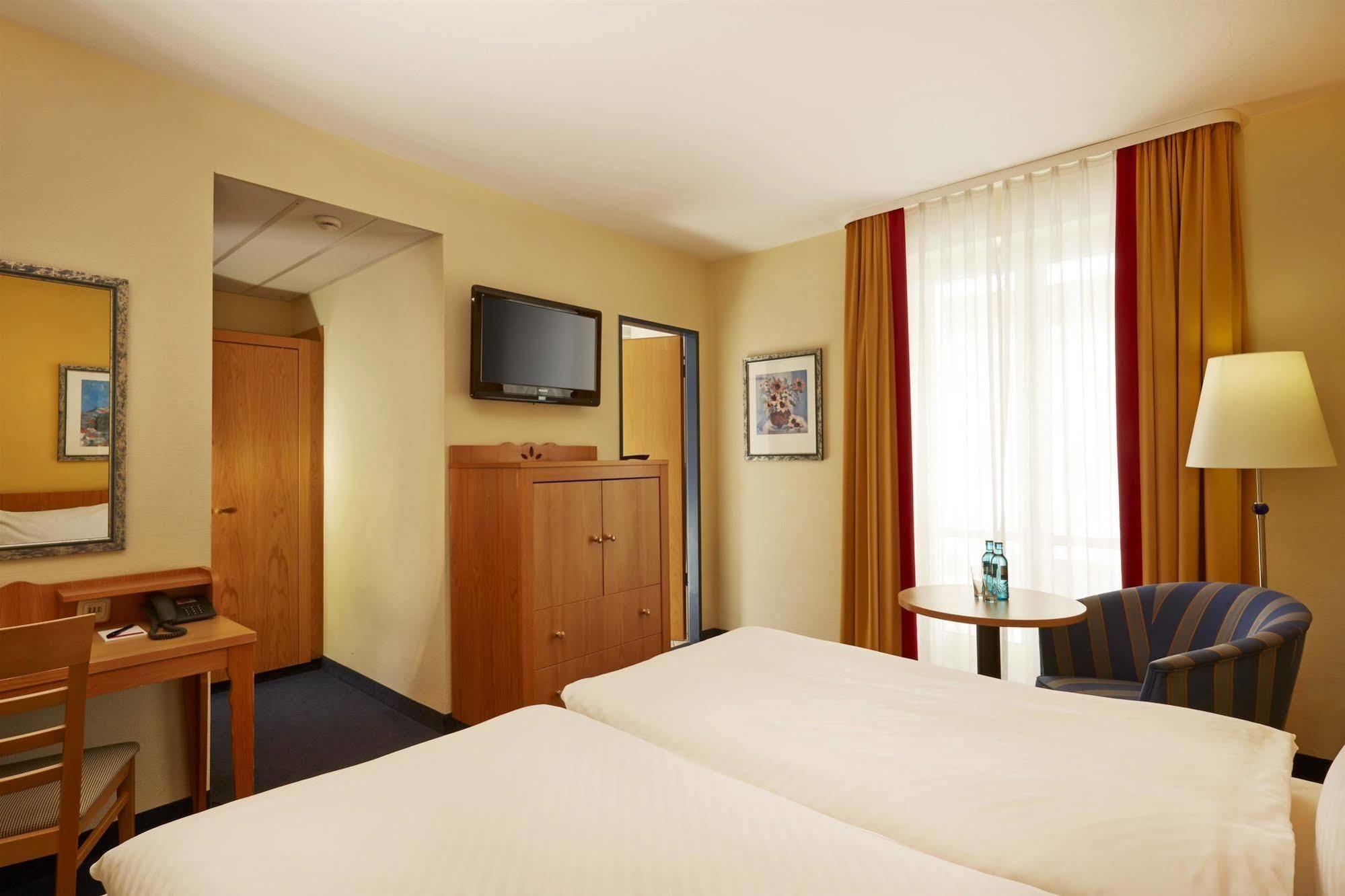 H+ & Hotel 4*